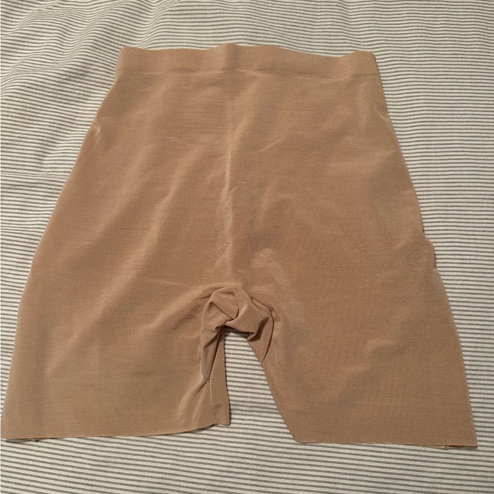 SKIM low back short